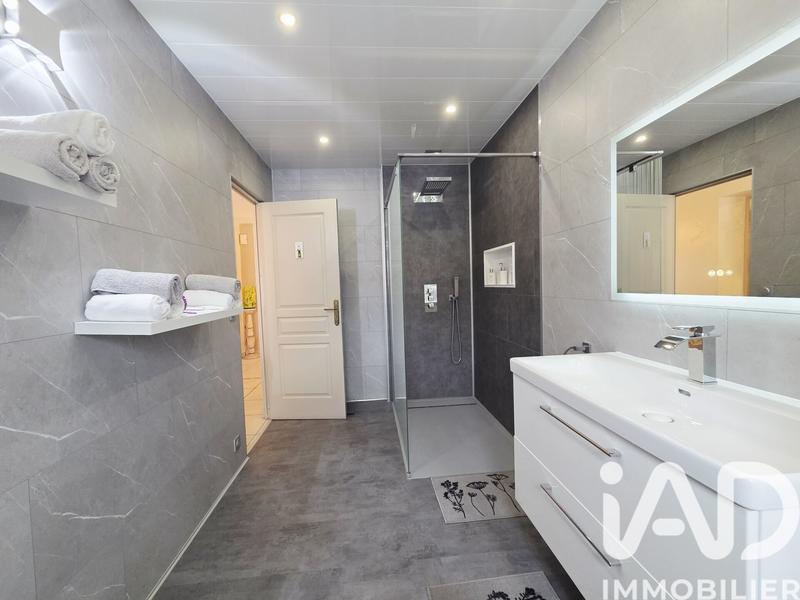 Maison - 187 m² - 7 pièces