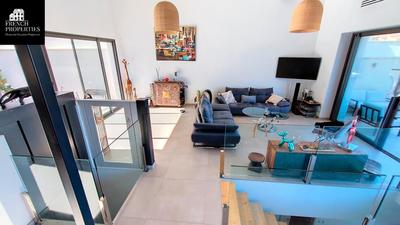Maison - 210 m² - 5 pièces