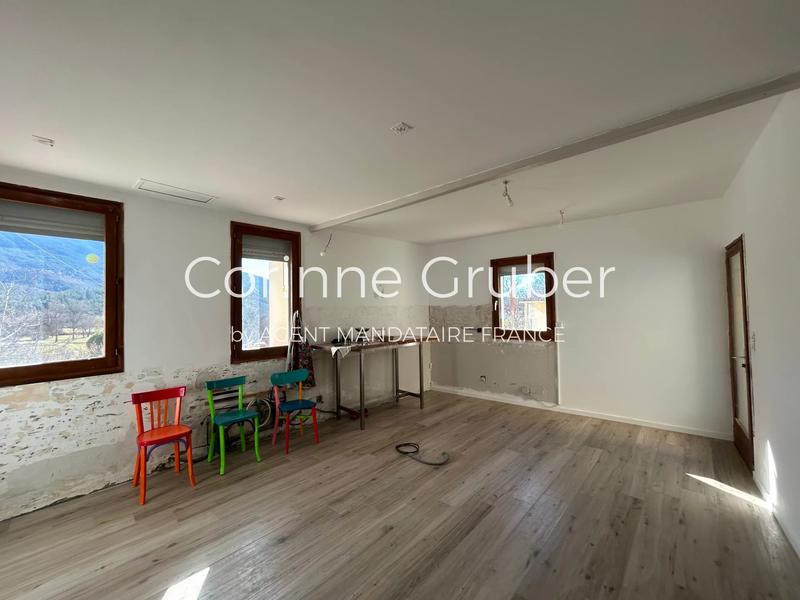 Maison - 237 m² - 11 pièces