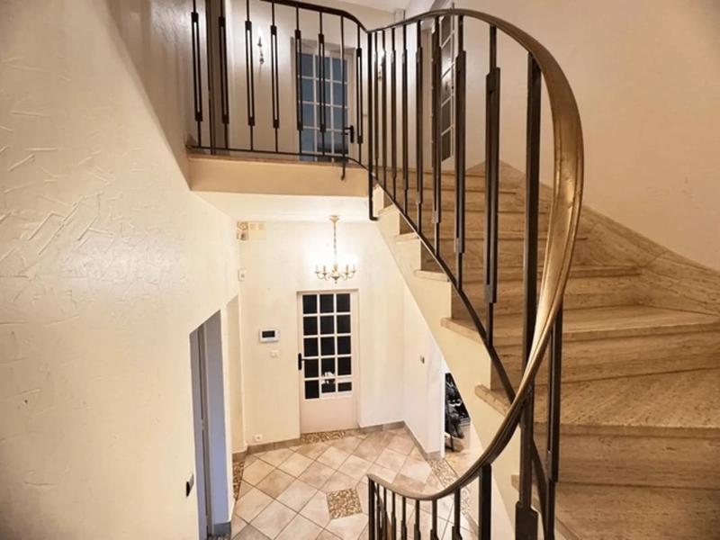 Maison - 309 m² - 10 pièces