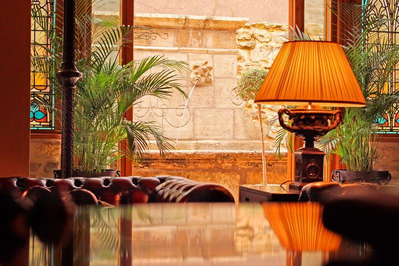 Maison ancienne - 360 m² - 6 pièces