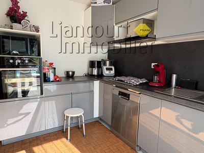 Maison - 87 m² - 5 pièces