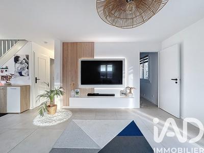 Maison - 90 m² - 5 pièces