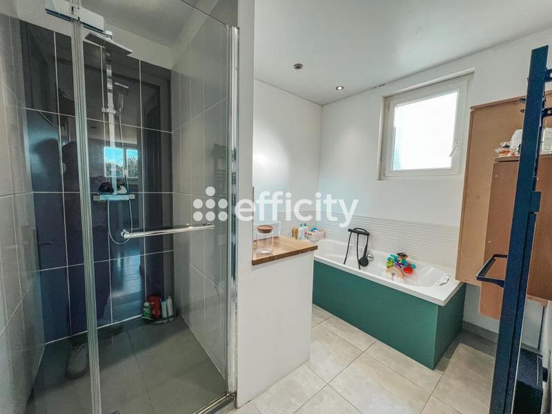 Maison - 137 m² - 5 pièces