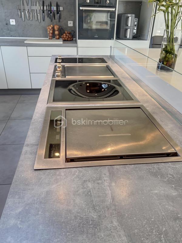 Maison - 180 m² - 6 pièces