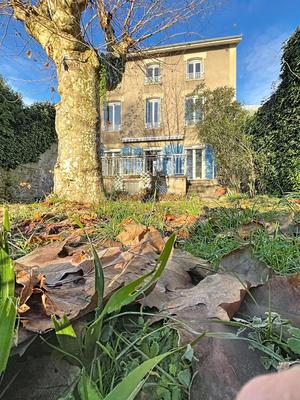 Maison - 261 m² - 8 pièces