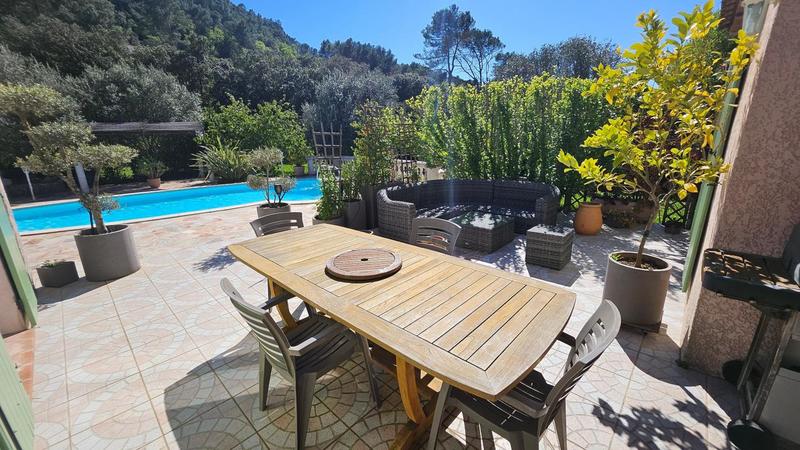 Maison - 150 m² - 5 pièces