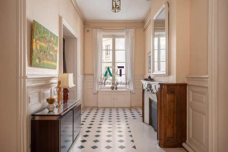 Appartement - 223 m² - 6 pièces