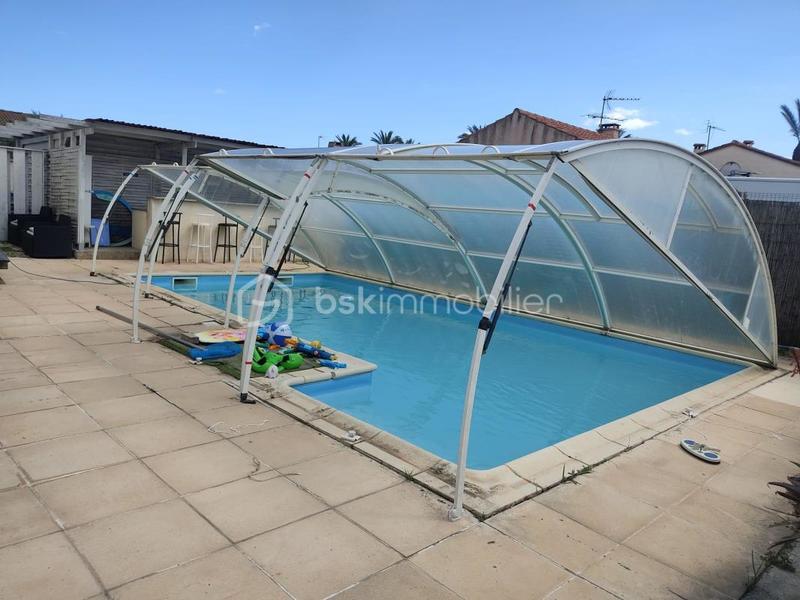 Villa - 100 m² - 5 pièces