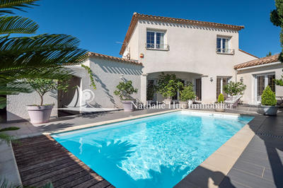 Maison - 204 m² - 7 pièces