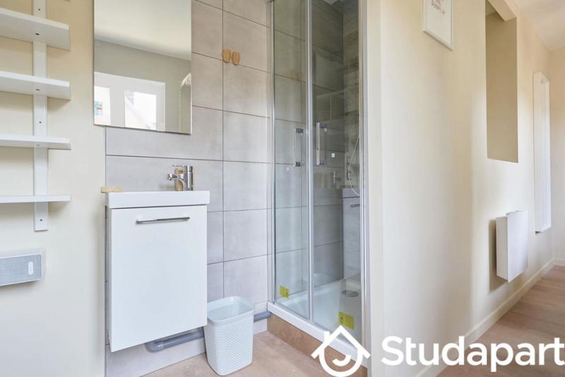 Chambre - 9 m² - 1 pièce