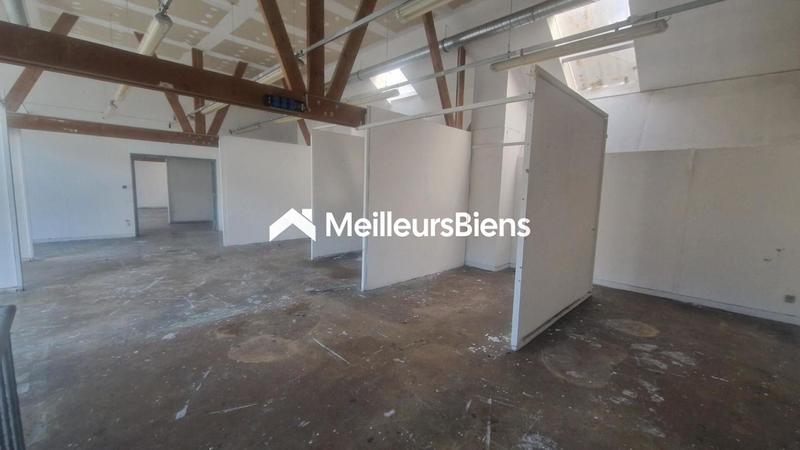 Local d'activité / Entrepôt - 1 273 m² - 6 pièces