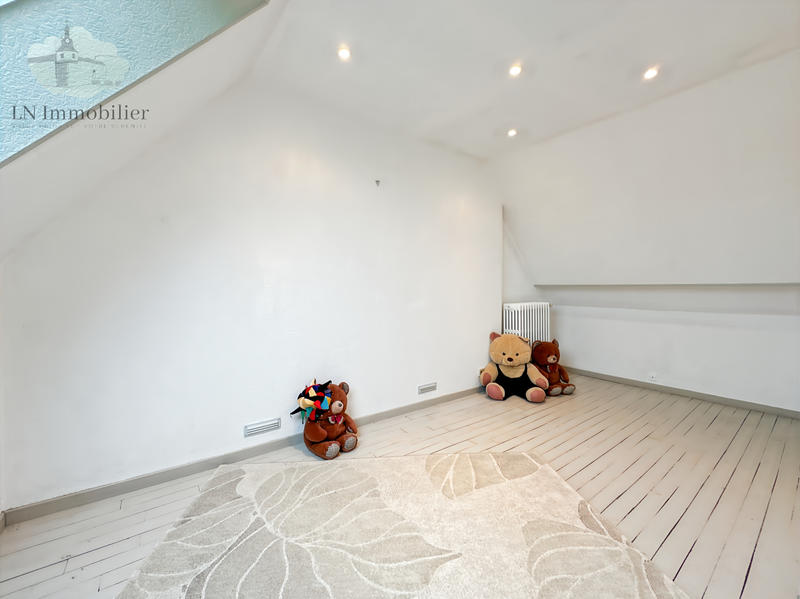 Maison - 167 m² - 8 pièces