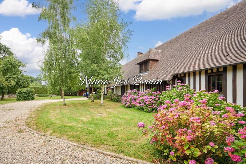 Maison - 250 m² - 9 pièces