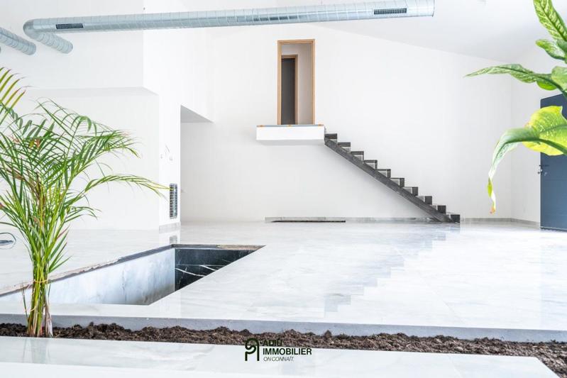 Maison - 254 m² - 5 pièces