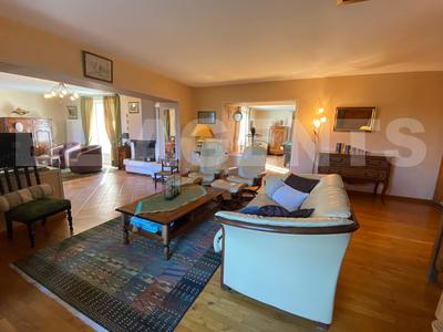 Maison traditionnelle - 154 m² - 6 pièces