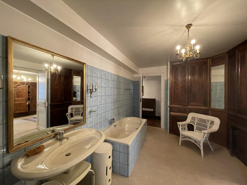 Maison - 420 m² - 15 pièces