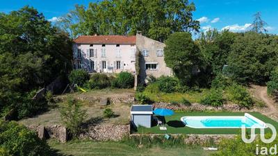 Maison - 736 m² - 15 pièces