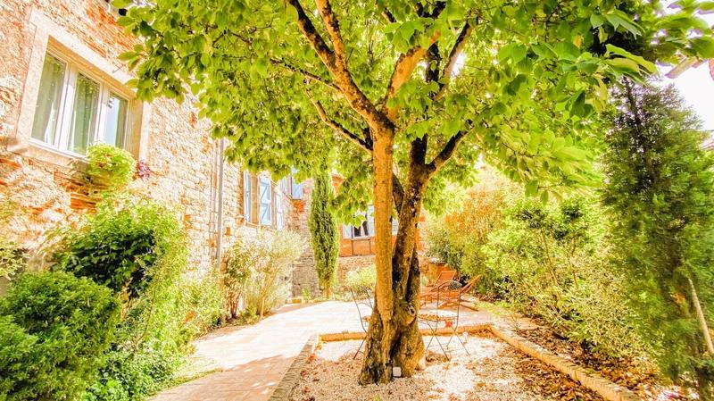 Maison - 580 m² - 16 pièces