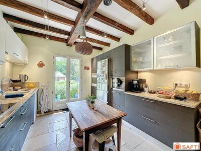 Maison - 210 m² - 7 pièces