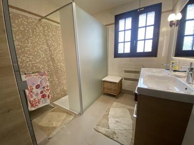 Maison - 142 m² - 6 pièces