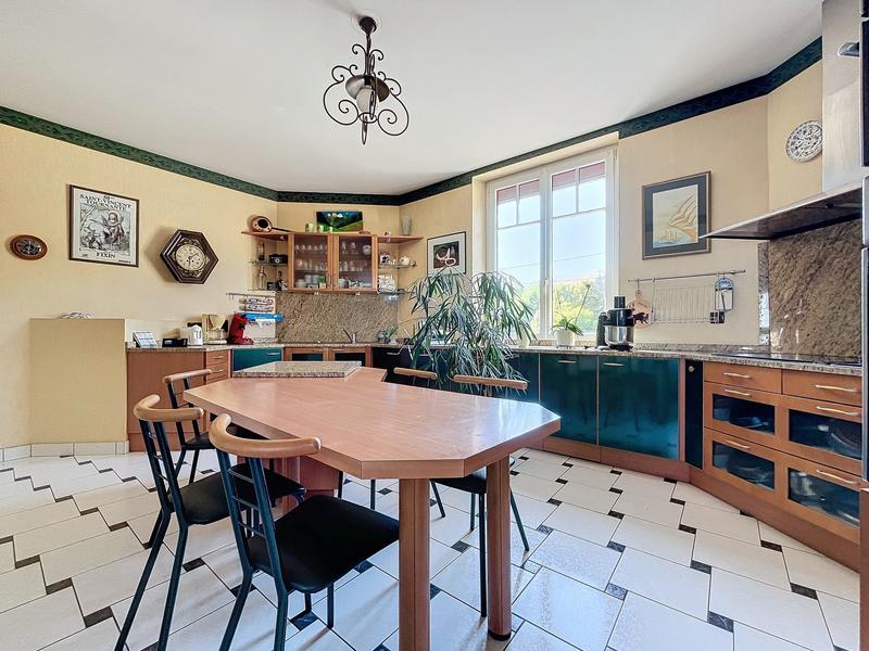 Maison ancienne - 201 m² - 8 pièces