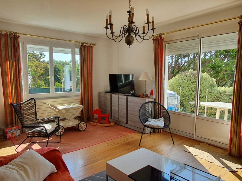 Maison - 261 m² - 9 pièces