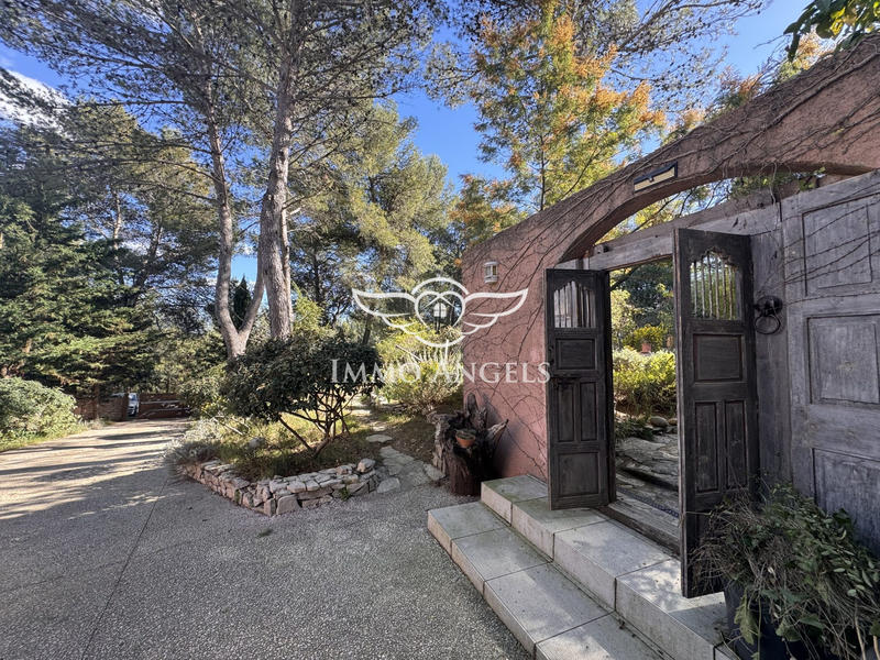 Villa - 210 m² - 7 pièces