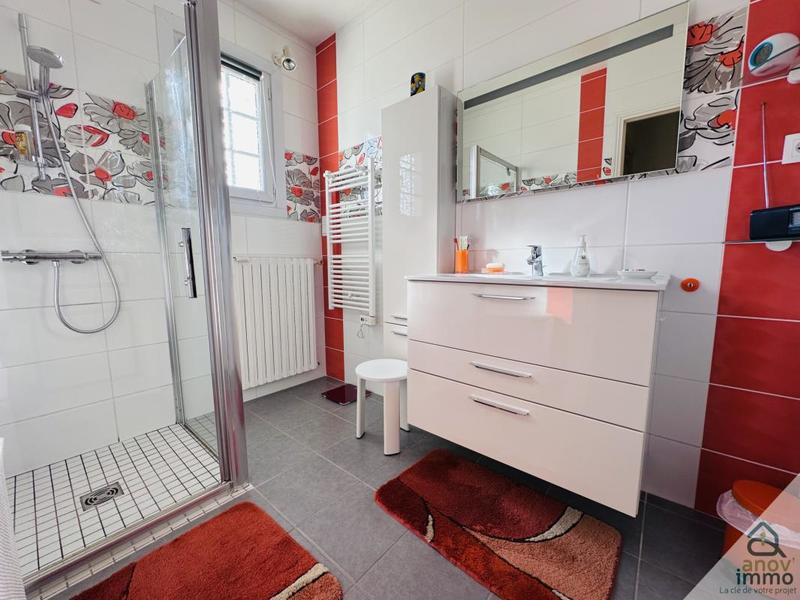 Maison - 177 m² - 8 pièces