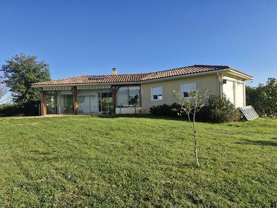 Maison - 94 m² - 6 pièces