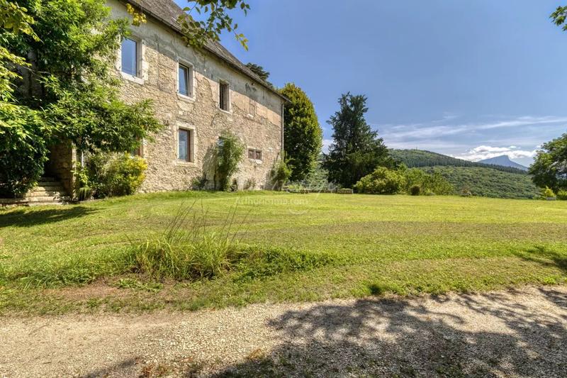 Maison - 500 m² - 10 pièces