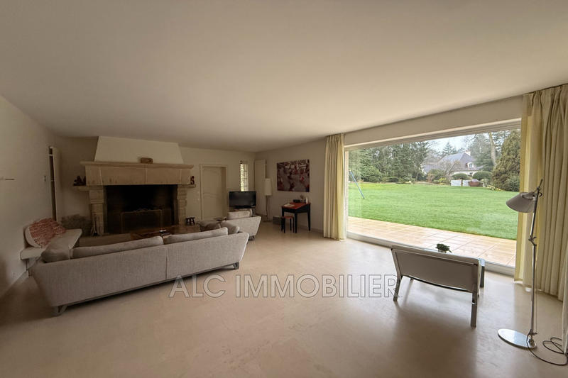 Maison - 250 m² - 10 pièces