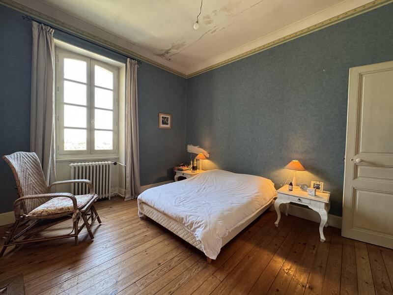 Maison - 225 m² - 7 pièces