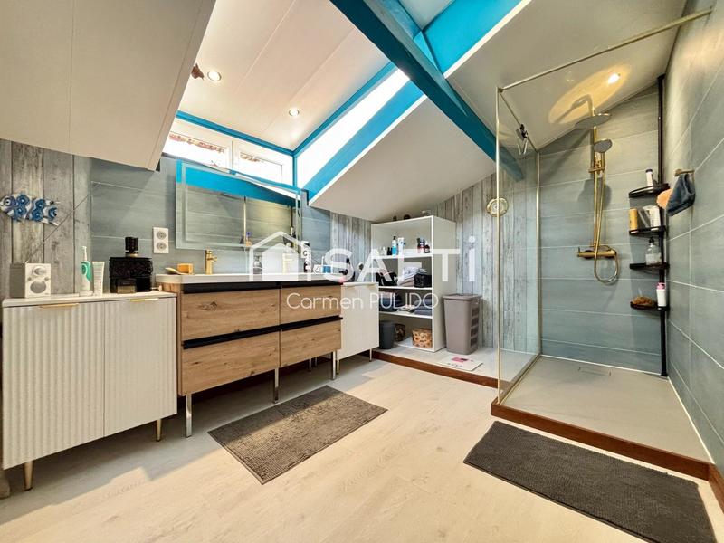 Maison - 200 m² - 6 pièces