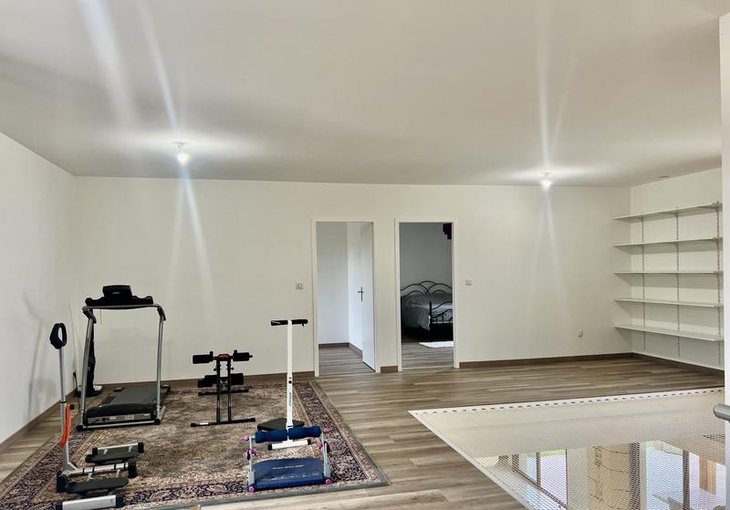 Maison traditionnelle - 252 m² - 6 pièces