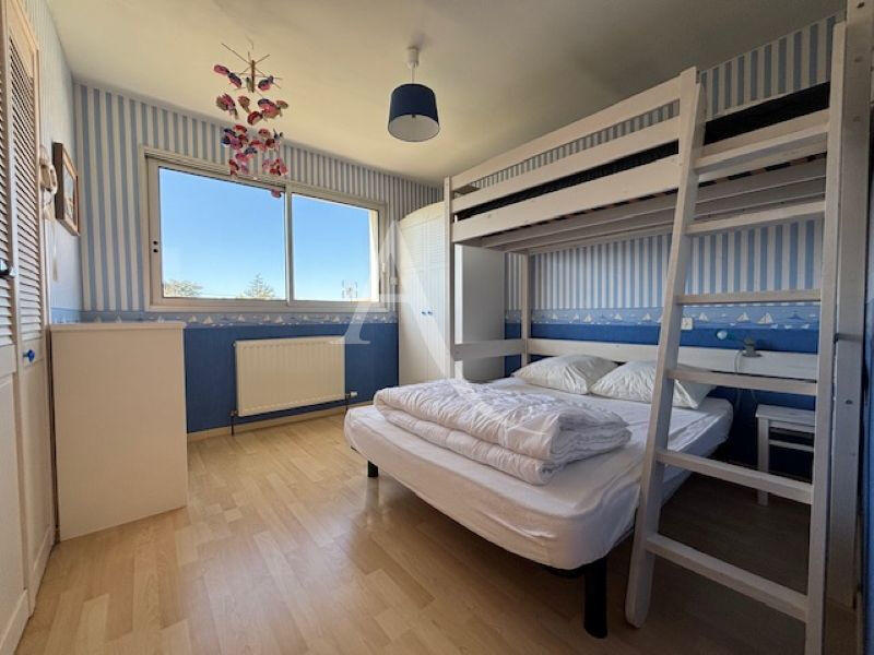 Maison - 204 m² - 9 pièces