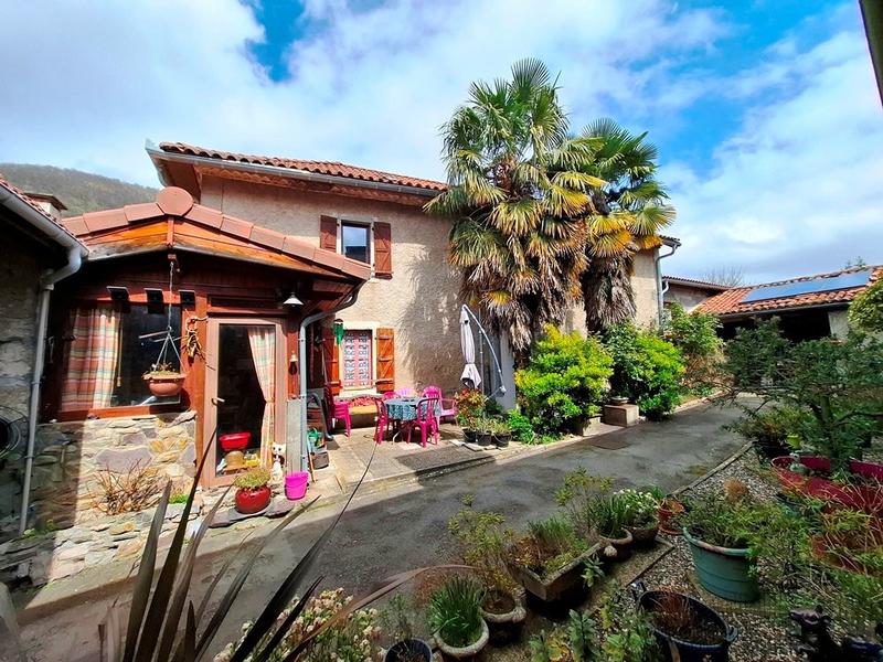 Maison - 204 m² - 7 pièces