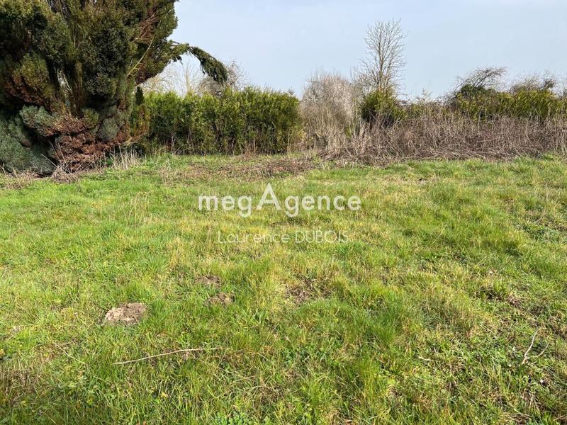 Terrain constructible - 919 m²