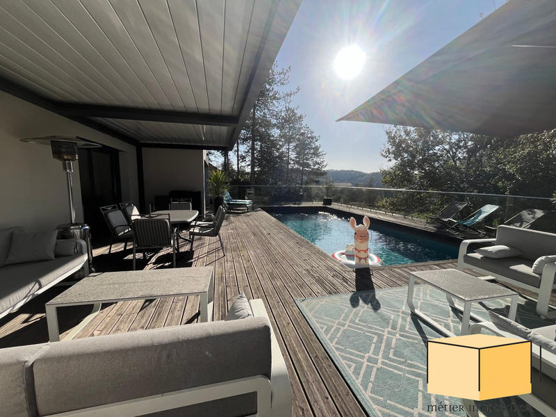 Villa - 207 m² - 6 pièces