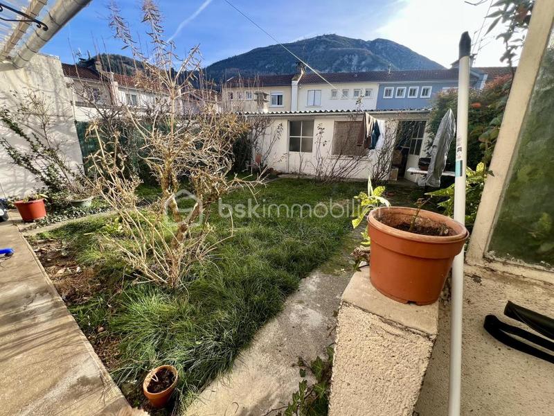 Maison - 80 m² - 5 pièces