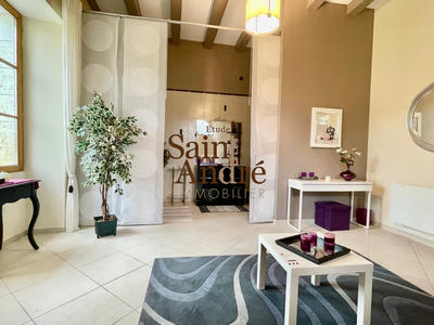 Maison - 300 m² - 8 pièces