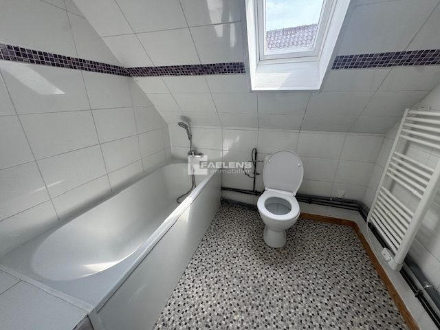 Maison traditionnelle - 75 m² - 3 pièces