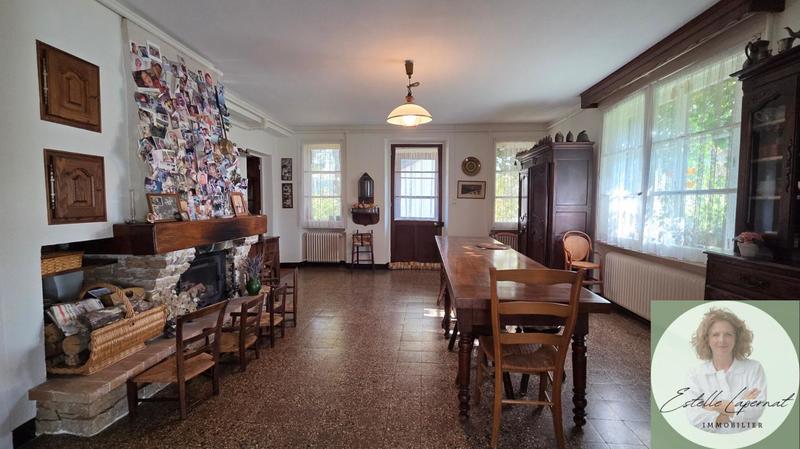 Maison - 322 m² - 13 pièces