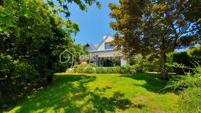 Maison - 210 m² - 10 pièces