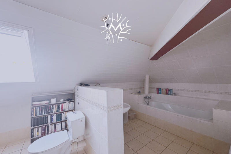 Maison - 121 m² - 6 pièces