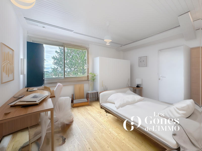 Maison - 229 m² - 7 pièces