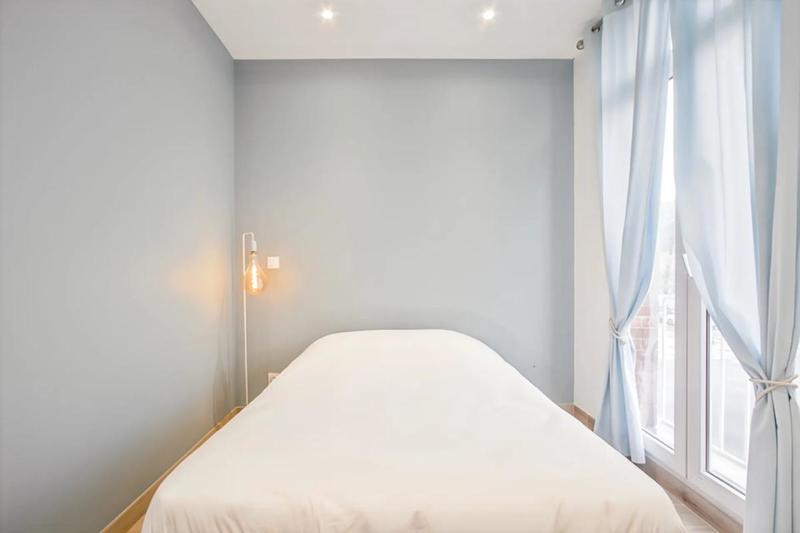 Appartement - 98 m² - 8 pièces