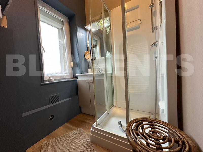 Maison - 247 m² - 10 pièces