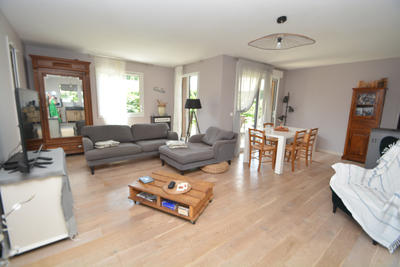 Maison - 102 m² - 5 pièces