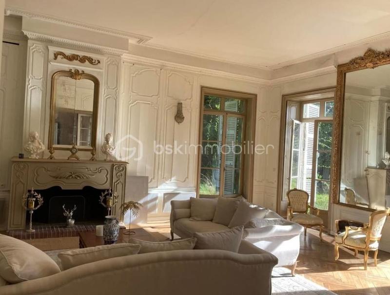Château - 457 m² - 15 pièces